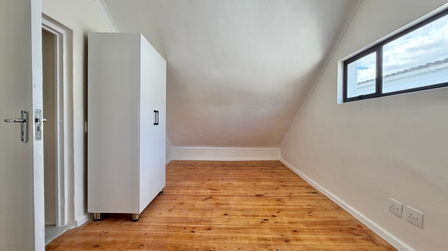 5 Bedroom Property for Sale in Strand Central Western Cape